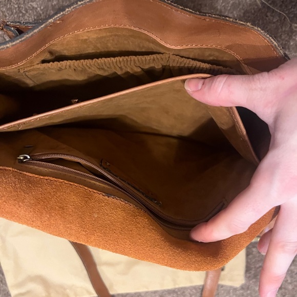 Mint condition Patricia nash handbag and wallet set, comes in dust bag. - Picture 6 of 8